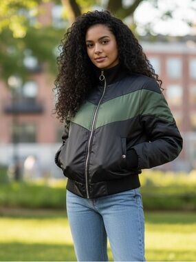 Forever 21 Green and Black Chevron Puffer Jacket with Ring-Zip